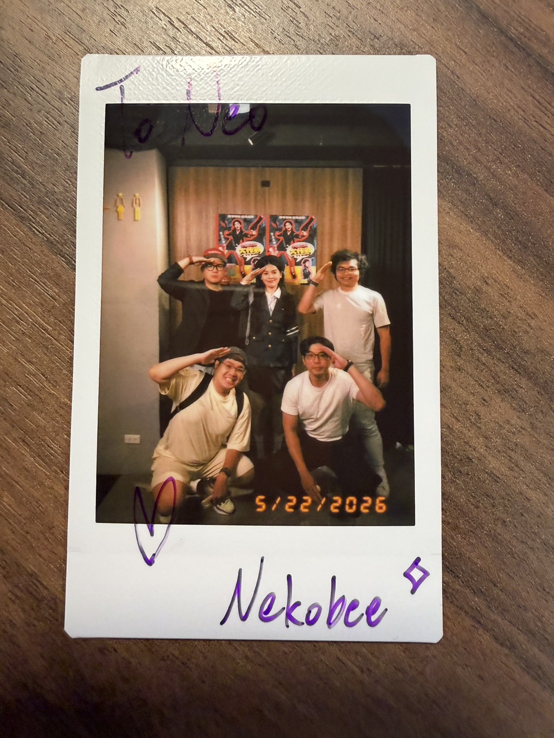 貓兵衛 (Nekobee) 單口喜劇專場的簽名拍立得